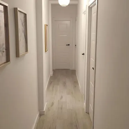 Casa De Estreno Con Wifi Y Calefaccion En Apartment